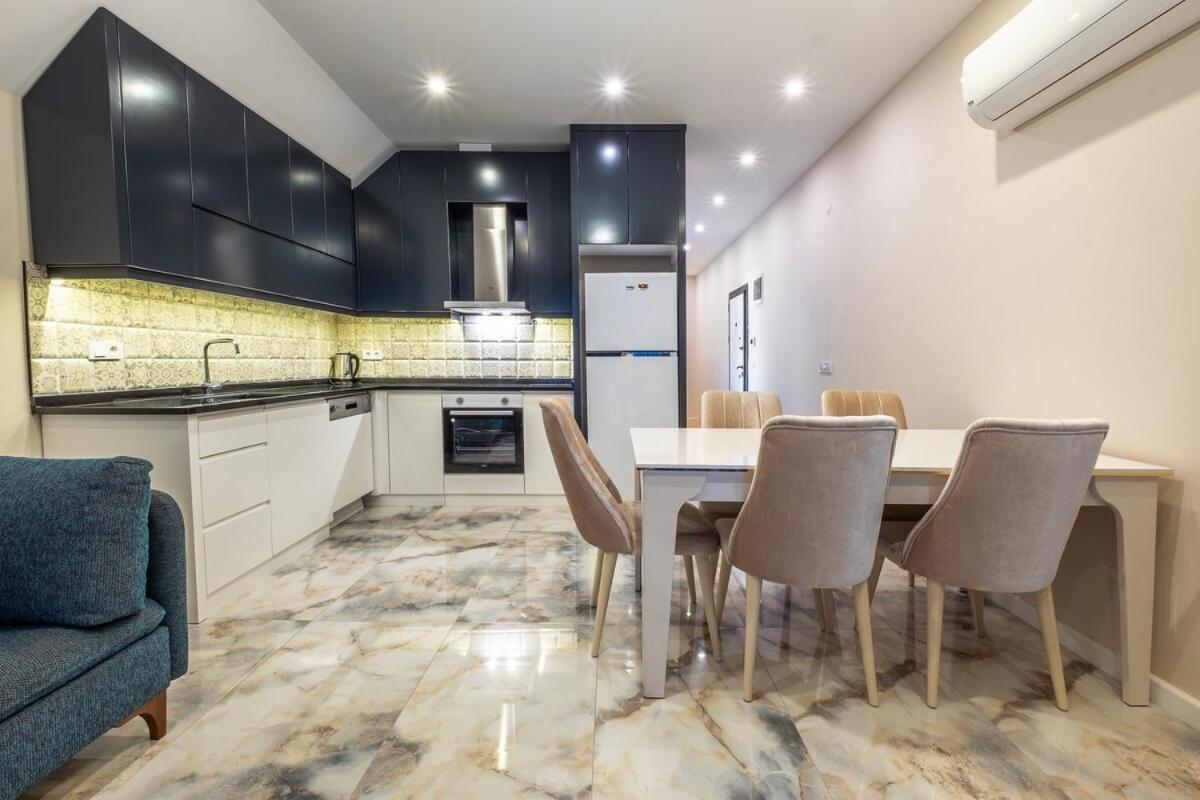 Apartament Duplex In Cleopatra, 200 M To The *